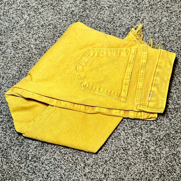 EUC MOTHER Mineral Yellow Wash Denim The Looker Ankle Snippet Jeans - Picture 11 of 17